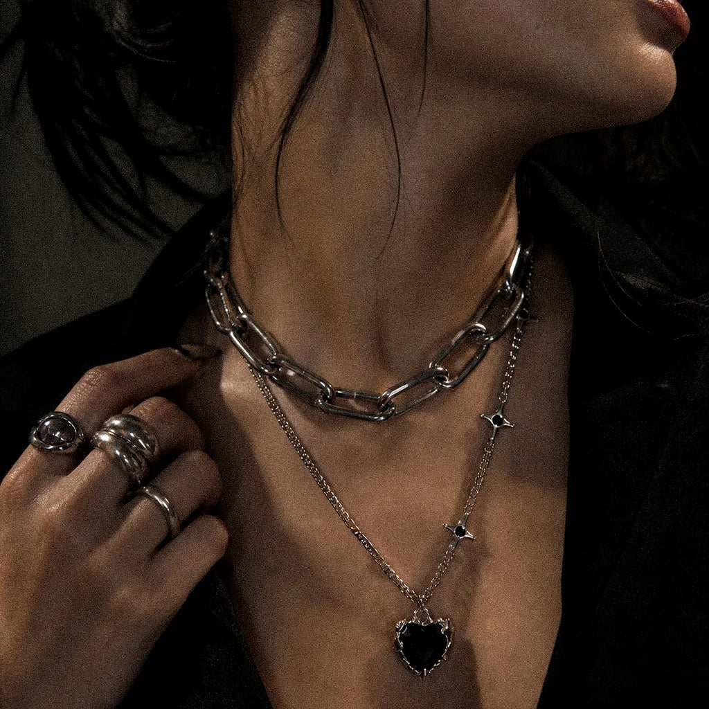 Noire Veil Necklace