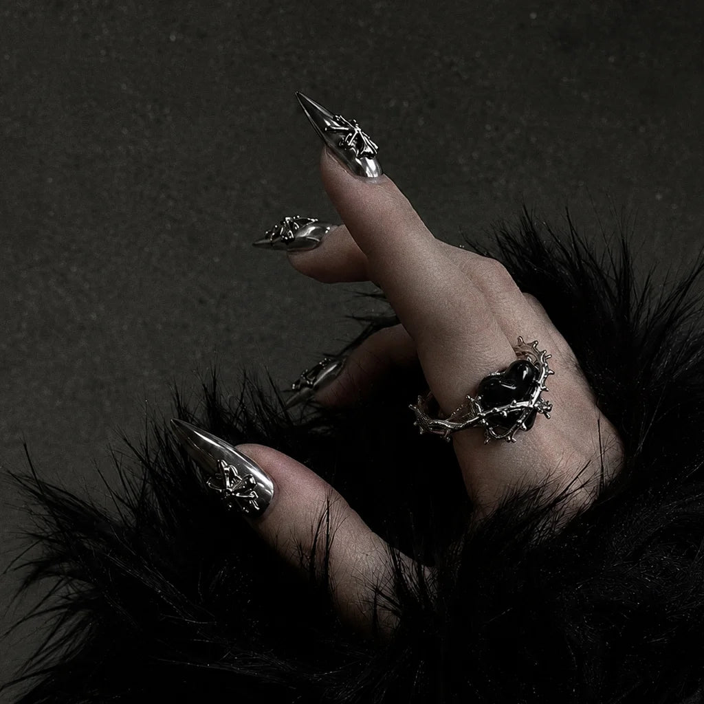 Thornheart Ring